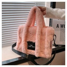 School Bags 2023 Faux Fur Tote Bag Women Luxury Handbags Autumn Winter Plush Shoulder Crossbody Brand Shopper Purses Designer 231128