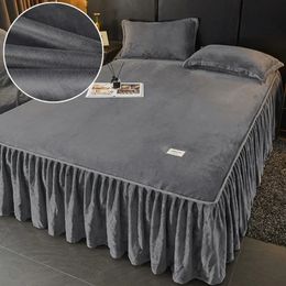 Spódnica łóżka solidne kolorowe spódnica mleko aksamitne pokrywę łóżka zima ciepłe przyjazne dla skóry materaca ochrona przedsiębiorstw domowych 231129