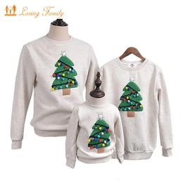 Familjsmatchande kläder Familj Matchande kläder Vinter julgran Familj Look Mother Daughter Barn Shirt Polar Fleece Warm Family Clothes 231130