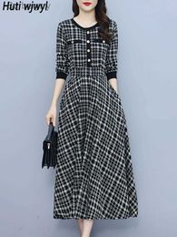 Basic Casual Dresses 2023 Elegant Bodycon Plaid Formal Dress Autumn Winter Thick Warm Knit Long Dress Women Vintage Black Prom Party Night Midi DressL231130