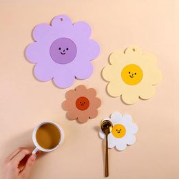 Table Mats & Pads Cute Sunflower Placemat Waterproof Heat Insulation Non-Slip Bowl Pad Milk Coffee Water Coasters Kitchen Supplies