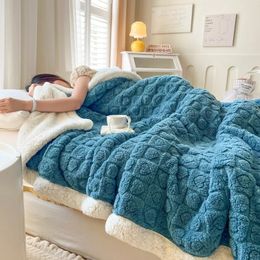 Bedding sets Thick Lamb Wool Winter Blanket Double Side Solid Colour Flannel Throw for Sofa Bed Comfortable Super Soft Warm Comforter 231129