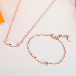 Luxury Pendant Necklace Flower Bracelet Fashion for Man Woman Rose Gold Necklaces Bangles Highly Quality Women Party Wedding Lover240u