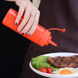 PE thickened jam bottle with scale tomato sauce bottle salad bottle squeeze bottle plastic seasoning bottle pointed mouth bottle jam bottle