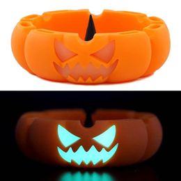 Glow in the dark pumpkin ashtray Halloween container durable ashtrays heat resitant portable silicone box holder Smoking Accessory274p