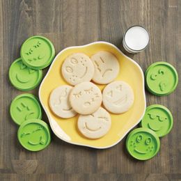 Baking Moulds 7pcs/set Cookie Cutters Plastic 3D Cute Cartoon Pressable Biscuit Mold Stamp Kitchen Gadget Pastry Bakeware