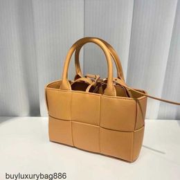 Authentic Totes Cross-body Tote BottegeaVeneta Leather Arco Bags Summer Mini Woven Fashion One-shoulder Designer Women's Ba Shoulder Outlet HBE6