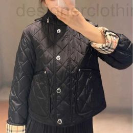 Women's Jackets designer luxury 23 Autumn/Winter New Leisure Fashion Commuter Hooded Chequered Warm Short Cotton Coat Jacket for Women 0SU5