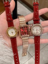 Wristwatches Delicate Red Belt Luxury Women's Watch Casual Fashion Personality Quartz Elegant Family Gift