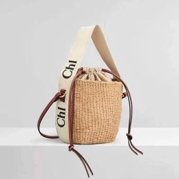 7A hochwertige Tragetasche aus Strohbast, Strandtasche, Luxus-Damen-Woody-Korb, Schultertasche, Designer-Mann-Geldbörsen, Geldbörse, Eimer-Webart, F66