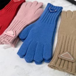 6 Colours Designer Gloves Fashion Winter Gloves Women Luxury Brand Triangle Letters Glove Unisex Casual Trendy Warm Wool Golve Men