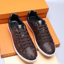 luxury designer shoes casual sneakers breathable Calfskin with floral embellished rubber outsole very nice mkjly00000016