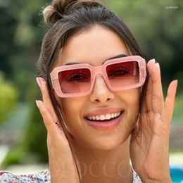 Sunglasses Retro Rectangle Women 2023 Luxury Designer Rivets Square Small Frame Sun Glasses Ladies Pink Gradient Eye