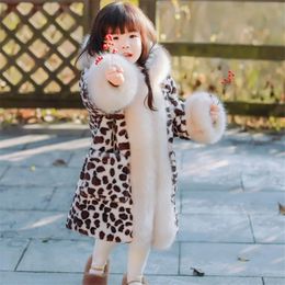 Jackets 2 8Y Baby Kids Clothes Girls Fur Coats Winter Fashion Mid length Leopard Jacket for Girl Thicken Warm Children s Clothing 231130