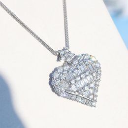 Pendant Necklaces Huitan Heart Cubic Zirconia Charm Women Necklace Love Birthday Gift Formal Occasion Party Dazzling Jewellery