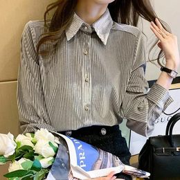 Women's Blouses Vintage Long Sleeve Bottoming Tops Casual Loose Turn Down Collar Blouse Autumn Gold Velvet Shirt Women Clothes Blusas 30126