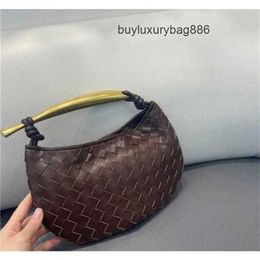 Authentic Designer Metal Handbag Shark Bag Turn Fashion Bags Half Month Wrist Bags BottegvVeneta Light Luxury Version Versatile Handbag Woven Outlet UPGEF9
