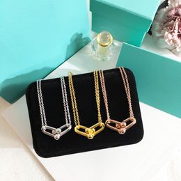 designer necklace Luxury Necklaces for Women Fashion Pendant Necklaces Charm Horseshoe Clasp Diamond Necklaces Temperament Trendy Holiday Gift Good