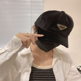 Women's casquette Spring Designer cap Fashion Velvet Material Triangle hundred Letter Printing Black and White Adjustable Size caps