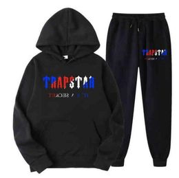 Tracksuit Trapstar Brand Printed Sportswear Men's t Shirts 16 Colors Warm Two Pieces Set Loose Hoodie Sweatshirt Pants Jogging Fashion trend