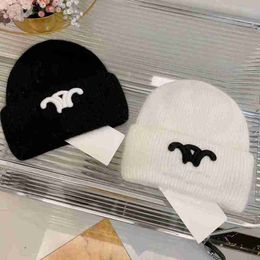 Beanie/Skull Caps Designer New Triumphal Arch Rabbit Hair Knitted Woolen Hat for Women's Winter Warmth and Head Protection, Lovers Cold Hat Versatile Big Head