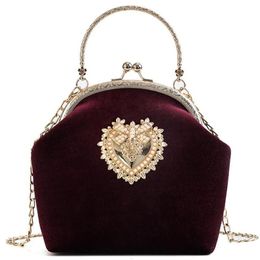 Evening Bags 2022 Femme Retro Velvet Pearl Handbag Vintage Velour Heart Design Bag Wedding Party Bride Clutch Badge Purse303j