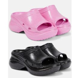 Summer fashion sandals rubber injection Moulded round toe open toe Chinese made thick sole sandals Modern women's casual walking slippers EU35-42
