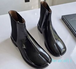 Dress Shoes Men's Casual Split Toe Flat Boots Microfibric Designer Man Slip On Male Tabi Man's Patent