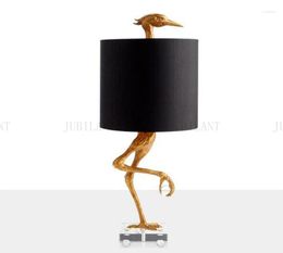 Lampade da tavolo Postmodern Designer Resina Lampada pollo dorato per soggiorno Camera da letto Tessuto Art Déco Scrivania Lampada da terra a LED