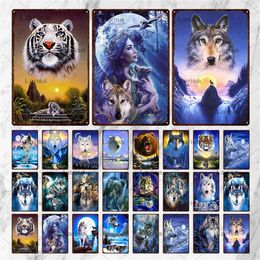 Snow Wolf Metal Painting Snow Mountain Full Moon Metal Poster Funny Vintage Animals Tin Sign Plate Retro Plaque Home Decor 20cmx30cm Woo