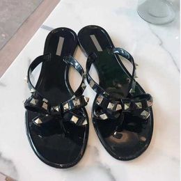 2023 Mode Frau Hausschuhe Nieten Gelee Sandalen Designer Rutschen Bowtie für Mädchen Flip-Flops Buchstaben Gedruckt Marke Slipper 35-41