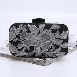 Evening Bags 2023 Vintage Flower Embroidery Gold Silver Colour For Women Retro Trendy Party Clutches Ladies Daily Purses Handbag