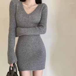 Casual Dresses High Street V-neck Solid Color Thread Long-sleeved Dress Women 2023 Winter Office Lady Sexy Slim Knit Mini