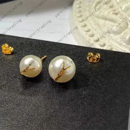 Designer S925 Sterling Silver Stud Earrings For Women Luxurys Designers Pearl Hoop Earring Gold Earrings Wedding Charm Jewerlry