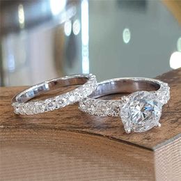Solitaire Ring Luxury Women Set Set Jewelry 2pcs Silver Color Anelli con abbaglianti CZ Stone Bridal Marriage Fashion Cessories Y2302