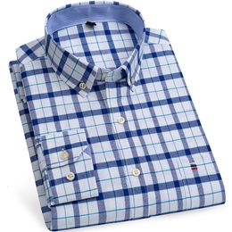 Herren -Casual -Shirts 100 reines Baumwoll Oxford für Langhülle Plaid Striped Male BusinessTartan Red Designer 230202