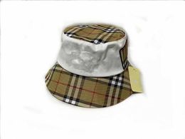 2024 Fashion Bucket Hat for Man Woman Street Cap Mittade hattar 5 Färg med bokstäver Högkvalitativ 7Z38 8935