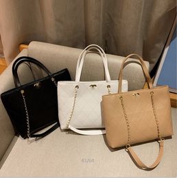 ChaneI Luxurys Designers Bags Fashion Tote Bag Handbags ShoulderBags Genuine Leather Simple Metal Logo Womens Purses and Handbag Large Capacity Satchel 36X28X7CM