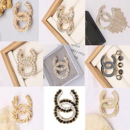 20style Brand Designer C Double Letter Brooches Women Men Luxury Rhinestone Diamond Crystal Pearl Brooch Suit Laple Pin Metal Fashion Jewellery Accessories