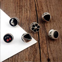 Geometric brooch Women's cardigan collar anti-light buckle pin Fixing clothes 6 Style selection Flowers cherries