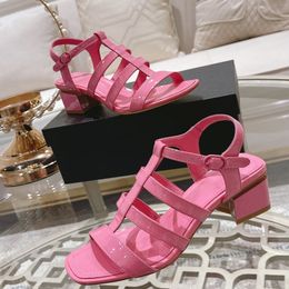 Womens Sandals Classic Colored Patent Leather Jelly Colored Dress Shoe Square Toes Chunky Heels Designer Luxurys Outdoor Casual Shoe Pink White With Jeans Plus Size