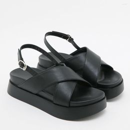 Sandals Leisure Comfy Walk 2023 Summer Beach Rome Gladiator Shoes Women Designer Chic Flat Platform Black White Footwear