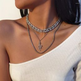 Ketten Persönlichkeit kontrahierte Metall -Schlüsselbein Halskette, um alte Wege Serpentiner -Auger -weibliche Anzug wiederherzustellen