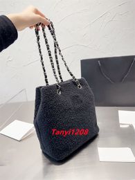 New Women's Shoulder Bags Designer Luxury Handbags Fahsion Lambswool Bucket Bag Lady Clutch Purses Luxuries Designers Women Bag with Sliver Hardware Causal Purse