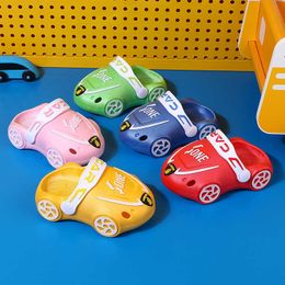 Slipper 2022 New Kids Fashion Slippers Summer Indoor and Outdoor Boys Beach Sandals Covered Toes Cute Cartoon Car Girls Versatile PVC 0203