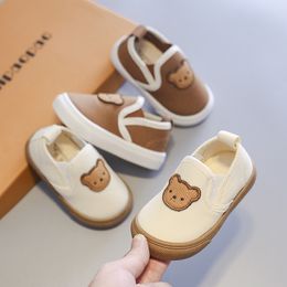 Turnschuhe, süßes Bärenmuster, Prewalker-Babyschuhe, lässige Canvas-Slip-on-Mokassins, Kleinkind-Turnschuhe, gemütliche und weiche Schuhe zum Übergehen, F07294 230203