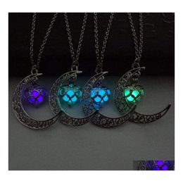 Pendant Necklaces The Moon Heart Necklace Noctilucence Glow In Dark Essential Oil Diffuser Lockets Chains Jewlery For Women Drop Del Dh9Ij