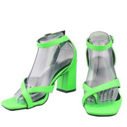 Отсуть туфли Женские блок -каблуки летние клип на ногах на каблуках мода зеленые квадратные носки толстые женские сандалии туфли плюс размер G230130