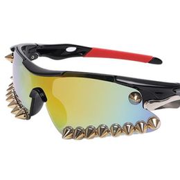 NOVITÀ Occhiali da sole Unisex Outdoor Ciclismo Occhiali da sole Rivetto con borchie fatti a mano Occhiali anti-UV a forma speciale Occhiali da vista antivento Ornamentali