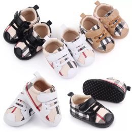 2023 Newborn Boys Girls First Walkers Soft Sole Plaid Baby Shoes Infants Antislip Casual Shoes Designer sneakers 0-18Months